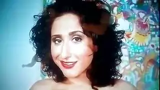 فتاة حارقة تستعد للربيع بمص عميق للقضيب وقذف داخل مهبلها