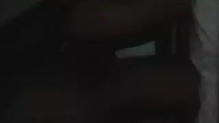 حفلة سكس لهواة: تدخل عميق في كس الفتاة السمراء