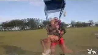 فتيات الهنتاي ذوات أثداء عملاقة في مشاهد إباحية