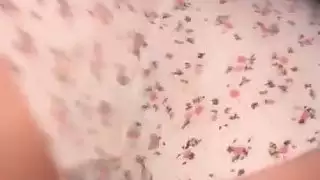 فتاة عربية محجبة تهز مؤخرتها الممتلئة وتنتشر لمقطع إباحي