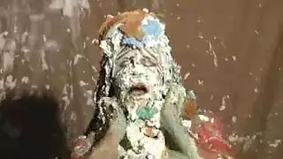 بورن عنيف في الخارج مع آسيوية مبللة تركب زب