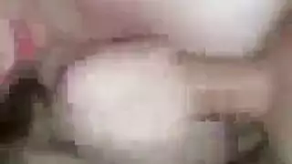قضيب شاب صلب يرضي فتاة مثيرة في ركوب عنيف